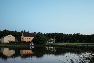 Wohnhaus und landwirtschaftlicher Betrieb