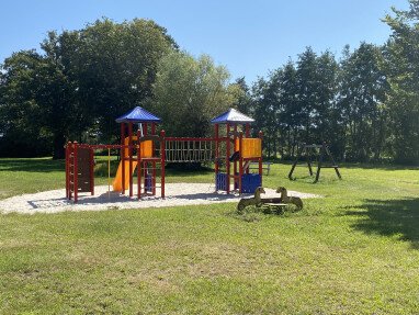 Spielplatz im Ort