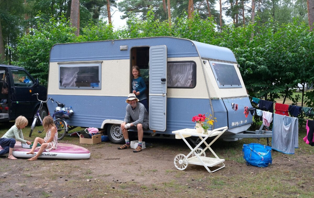 camping am see brandenburg Spiele eine Runde Beachvolleyball am Strand und genieße die Sonne – ein Highlight beim Familiencamping Brandenburg