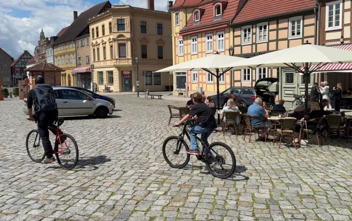 Genieße eine entspannende Zeit auf der Badeinsel – der beliebteste Campingplatz Brandenburg bietet das perfekte Urlaubsgefühl campingplätze brandenburg