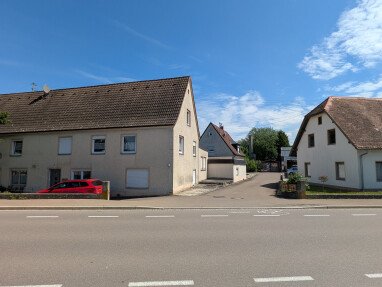 Einfahrt Park-/Stellplatz von der Günzburger Straße