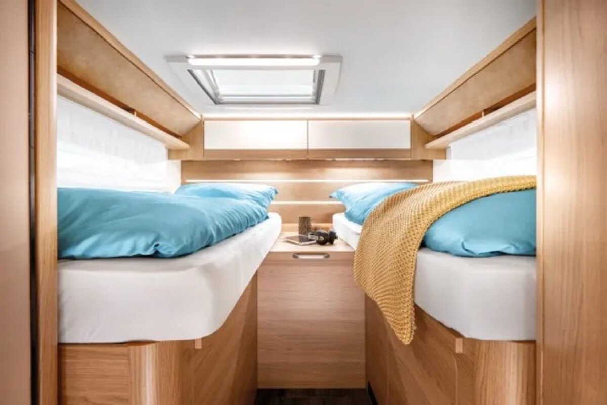 mittel-innenaufnahme-cruiser-t662-bett