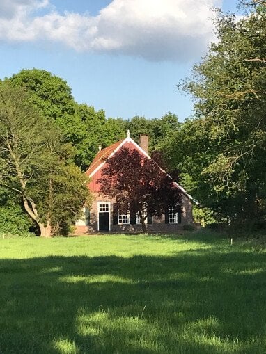 In 8 km erreichen Sie auf schönen Rad- u. Wanderwegen die Niederlande........