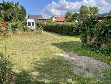 Blick auf den Stellplatz, im Hintergrund steht unser Camper