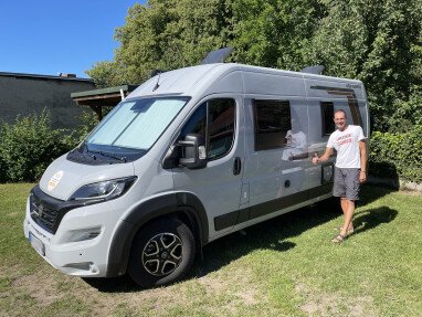 Unser Stellplatz mit großem Kastenwagen