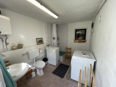 Das neu eingerichtete Camperbad im Nebengebäude