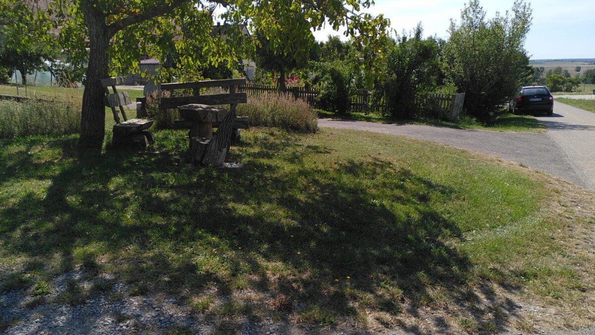 Stellplatz am Nussbaum.jpg