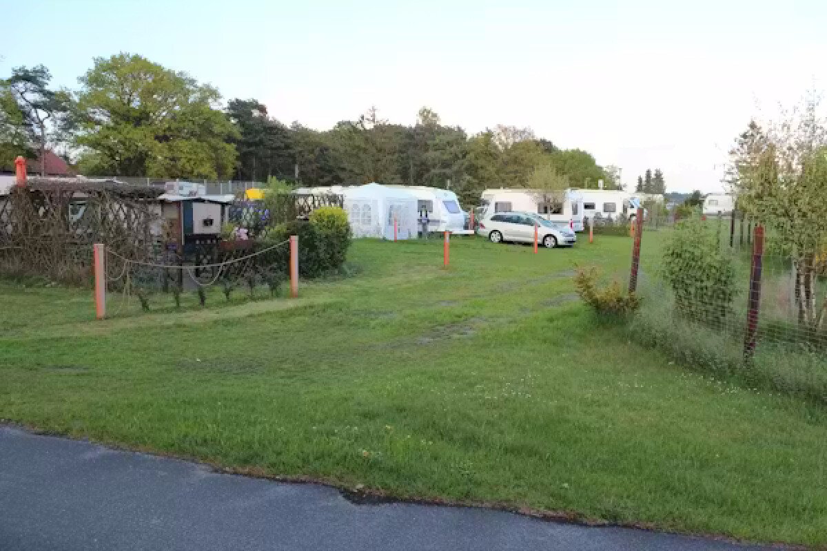 Camping-Paradies-Gruener-Jaeger---Stellplaetze-auf-der-Wiese-4cb01f93-2d08-48bf-bb80-61552e949948