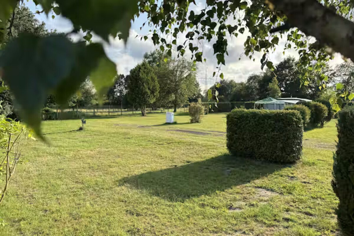 Camping-Paradies-Gruener-Jaeger-Standplaetze-auf-dem-Campingplatz-7c43df37-ef0a-45e5-bed0-a2fc965d4c35