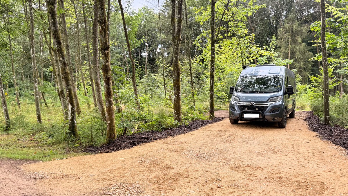 IMG_9867 Nummernschild verdeckt 2.jpg