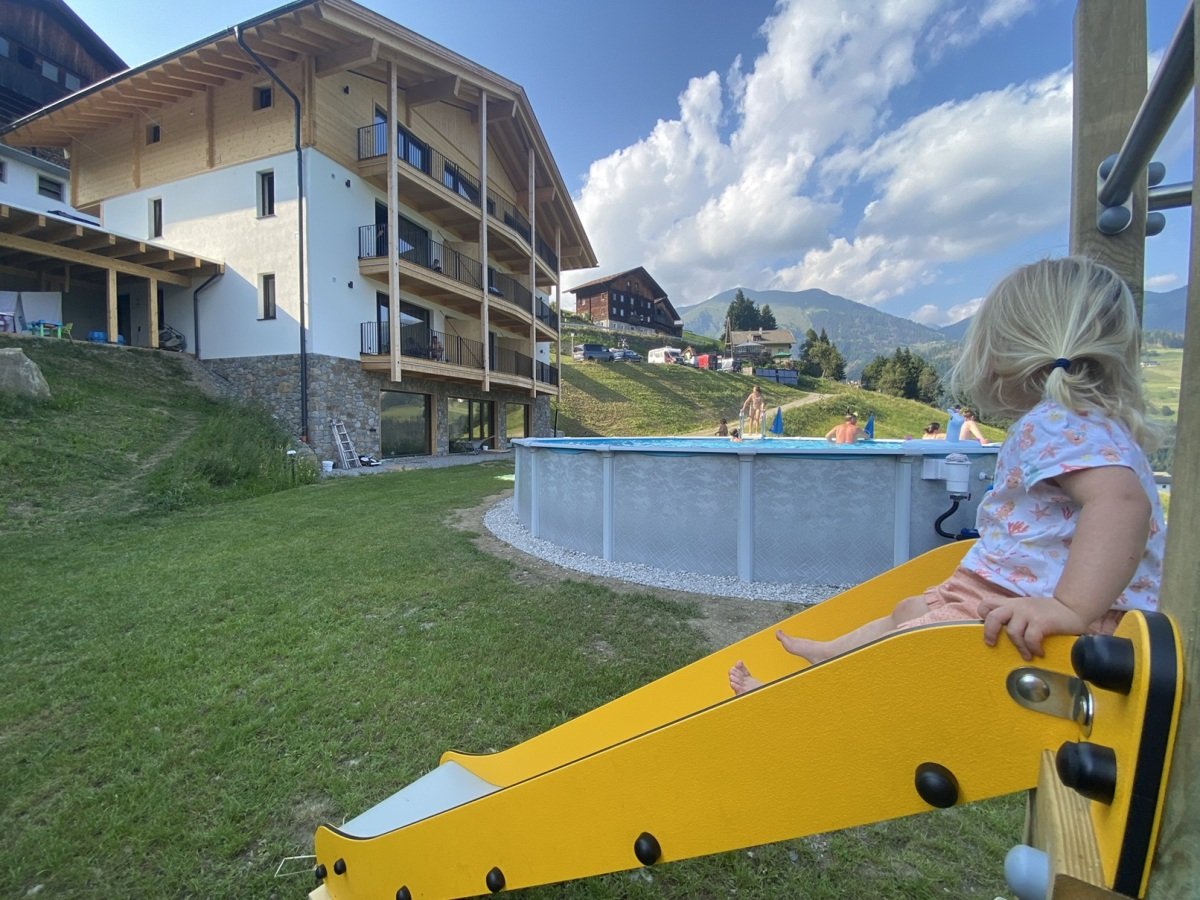 Pool im Garten.jpg