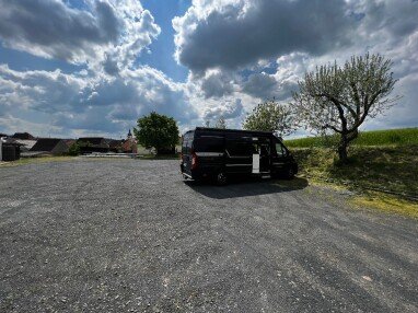 Stellplatz unter Obstbäumen