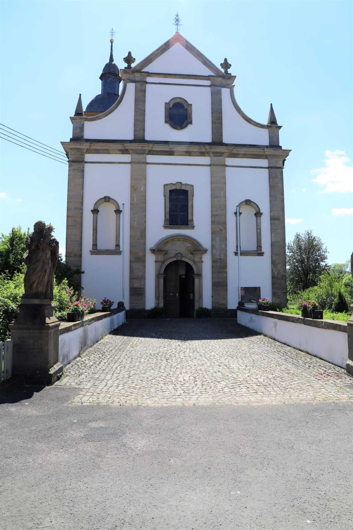 Kirche Gemeinfeld 1.jpg