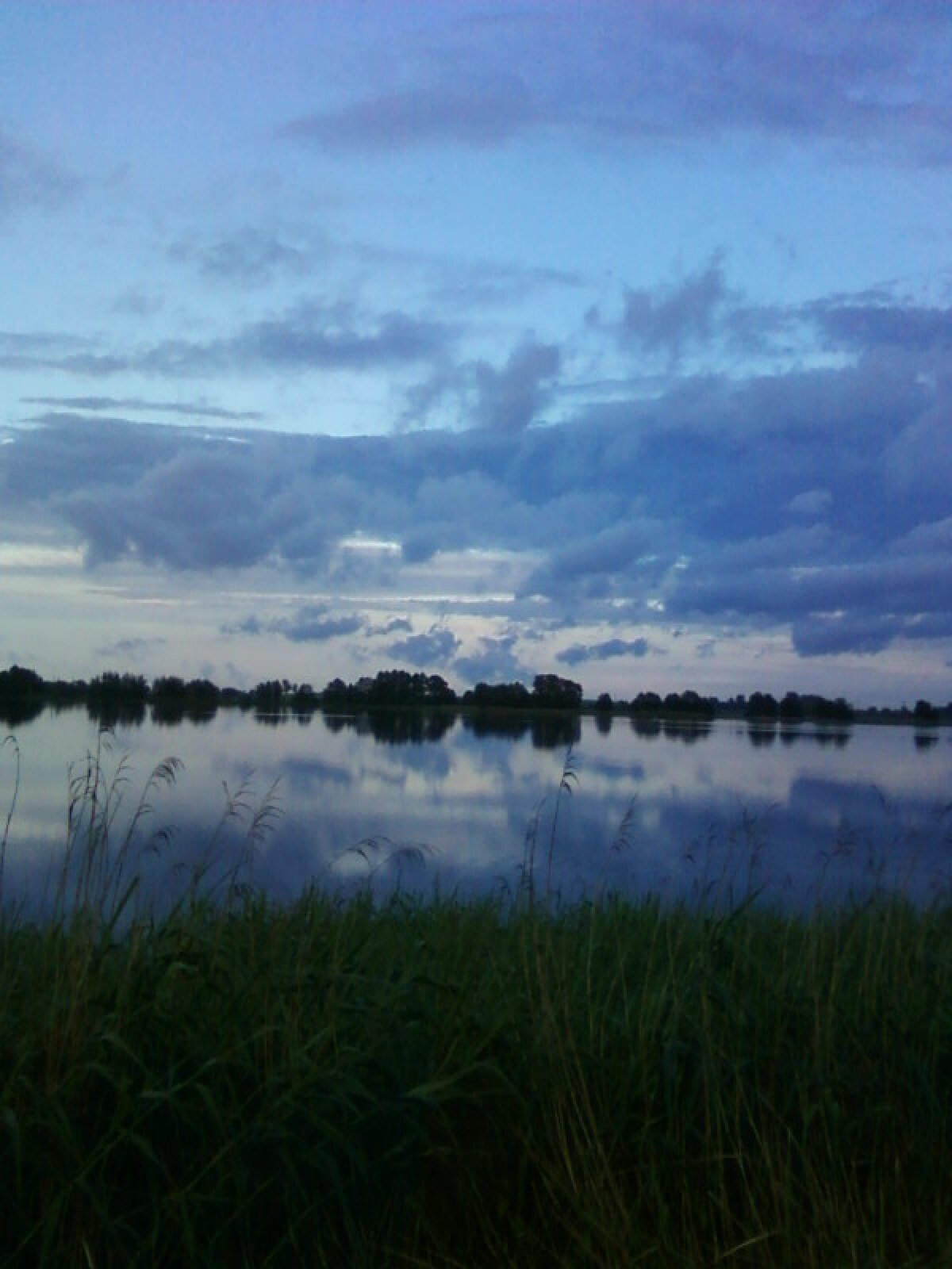 Fischteich Wolken Spielgel.jpg