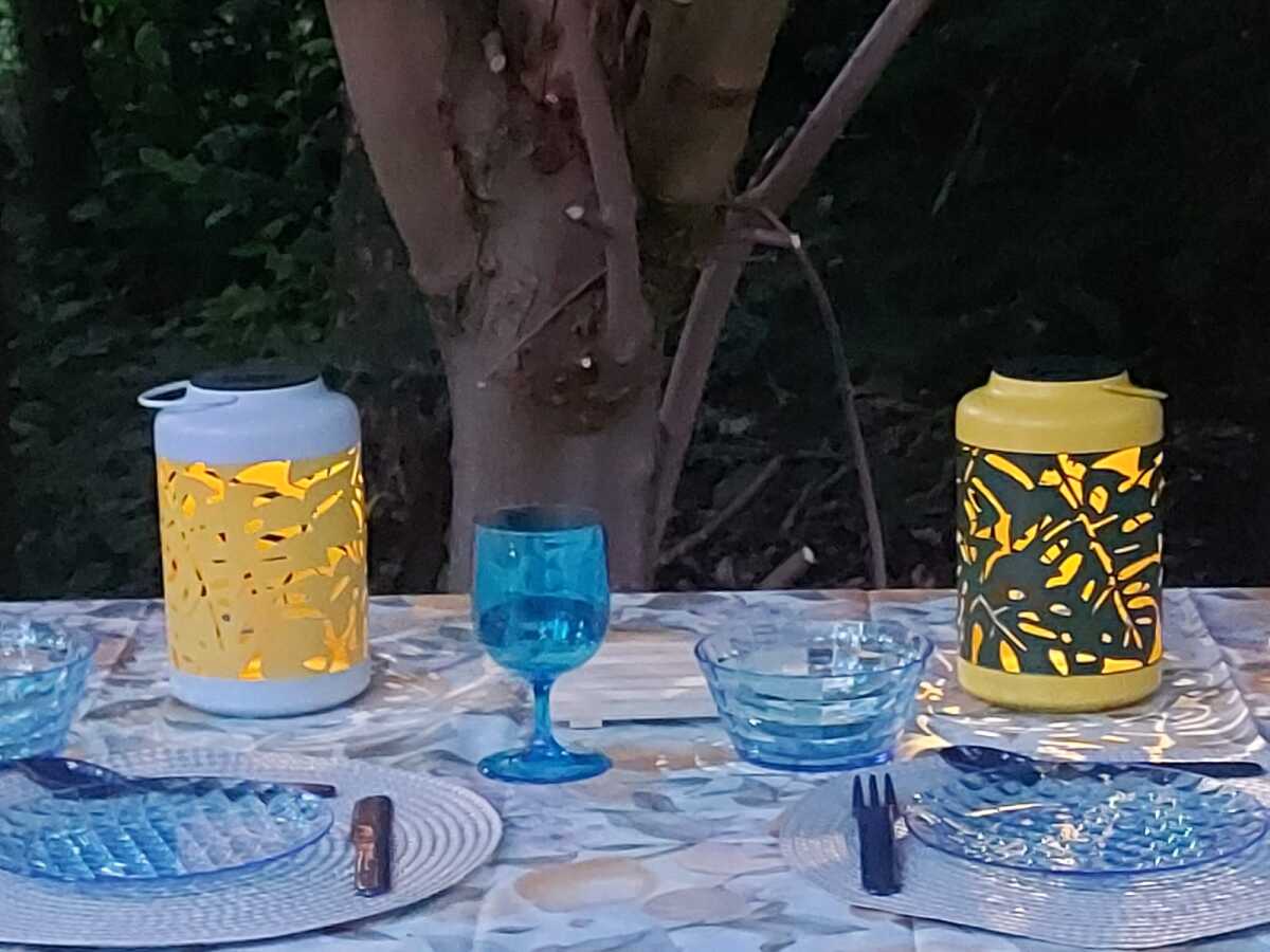 Tisch gedeckt 2 Solar nah 3.jpeg