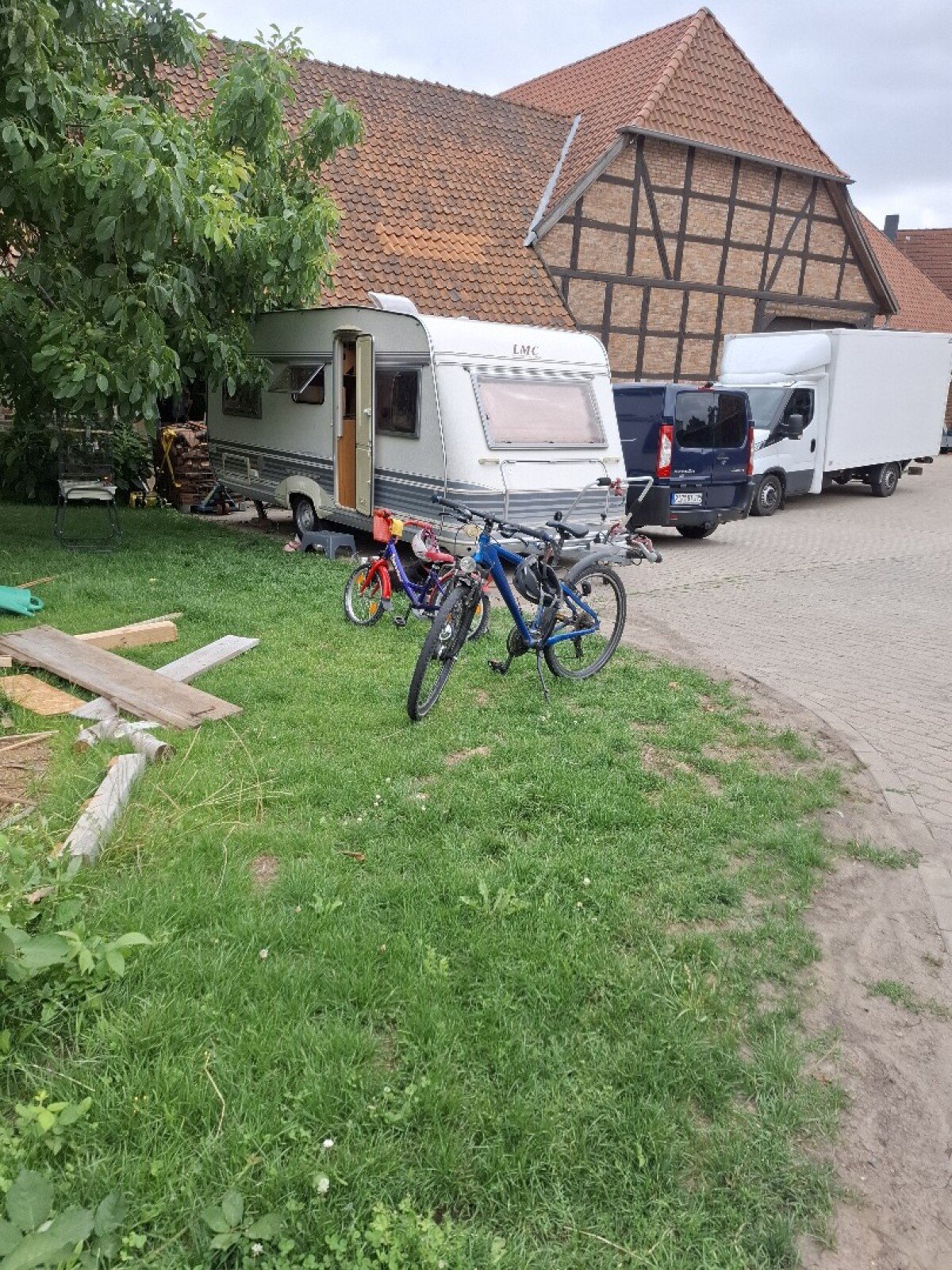 image-1068452009071462
