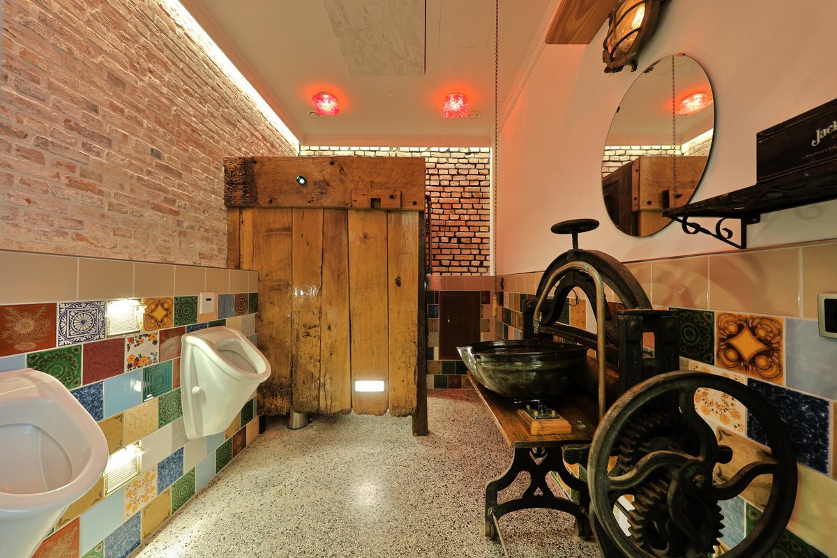 restrooms_02_lowres1200.jpg