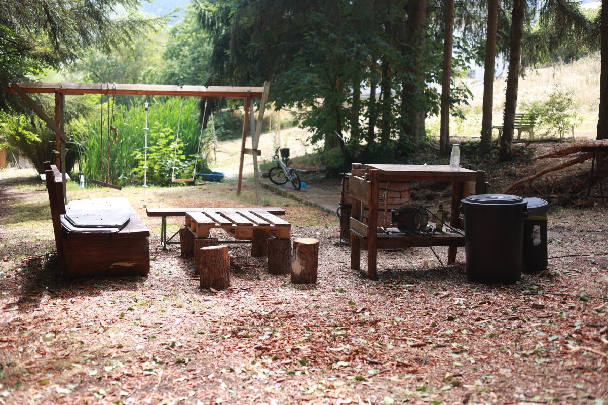 Grill und Spielplatz