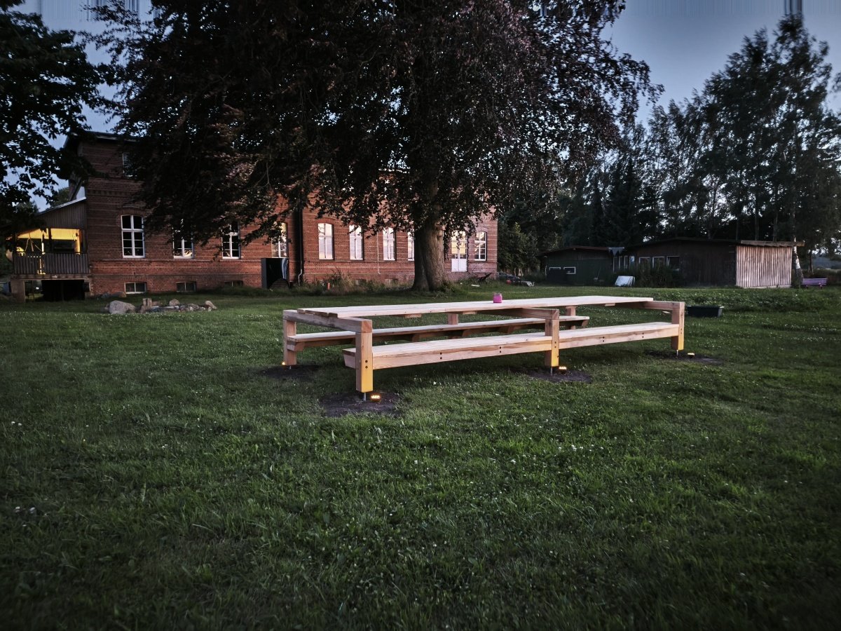 Bank im Garten