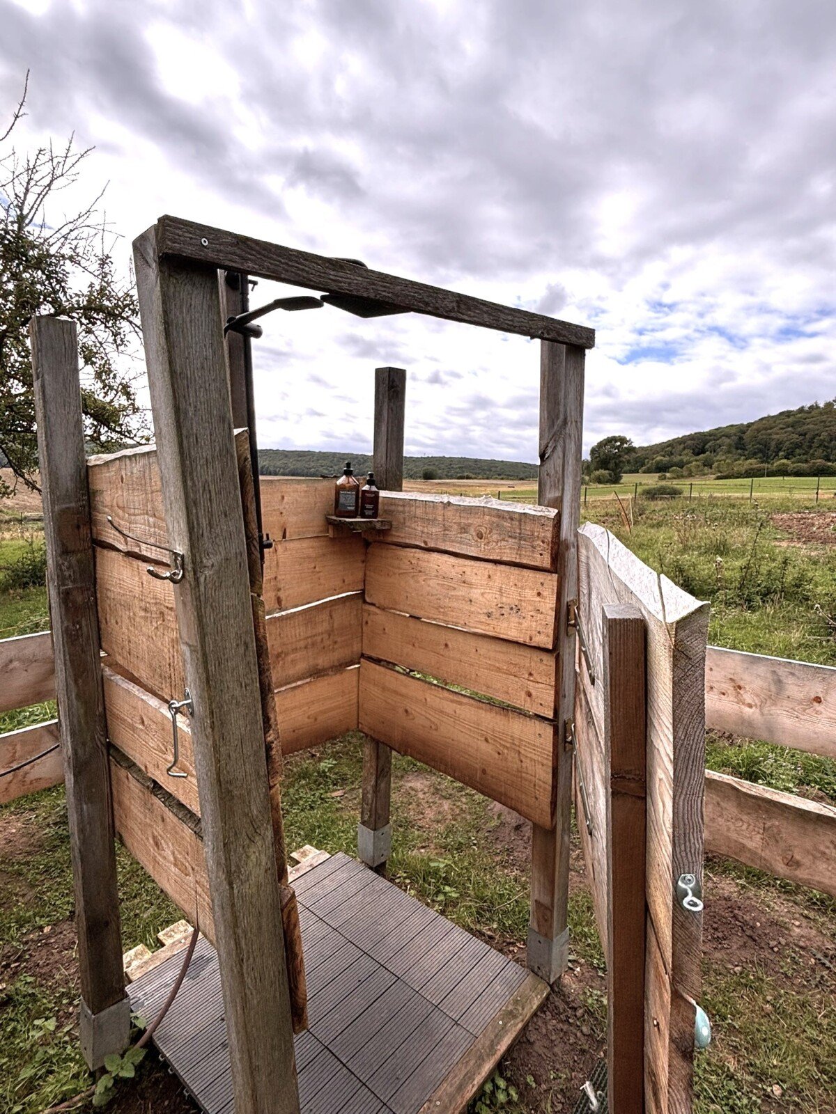 Dusche 1.JPEG
