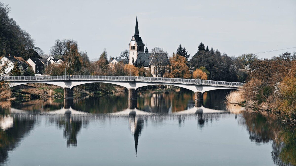 Leisnig- Freiberger Mulde mit Blick auf den Mildenstein (3).jpg