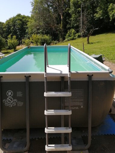 Der hauseigene Pool zum kostenlosen Benutzen