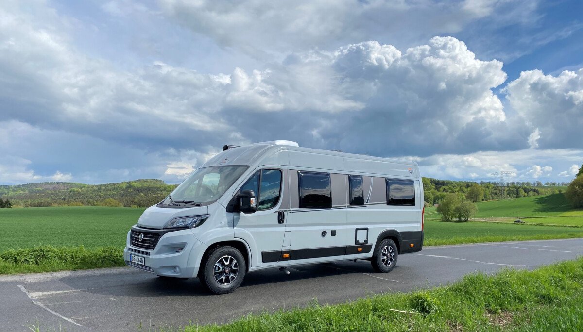 1680175730_Wohnmobil-Carado-Clever-640-aussen-scaled