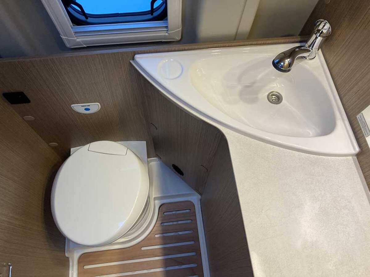 1680175785_Wohnmobil_Carado_Clever_Plus_mieten_1