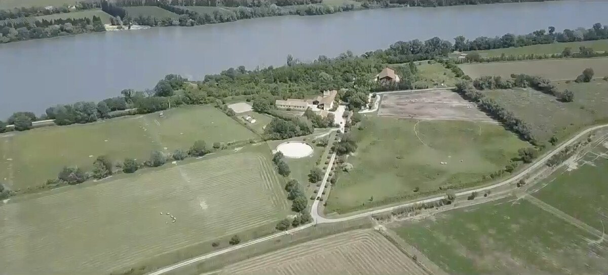 1686842198_Photo2