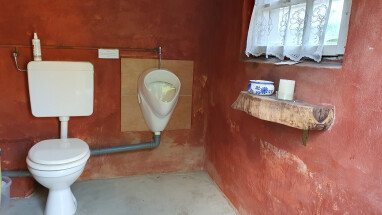 Das Toilettenhäuschen