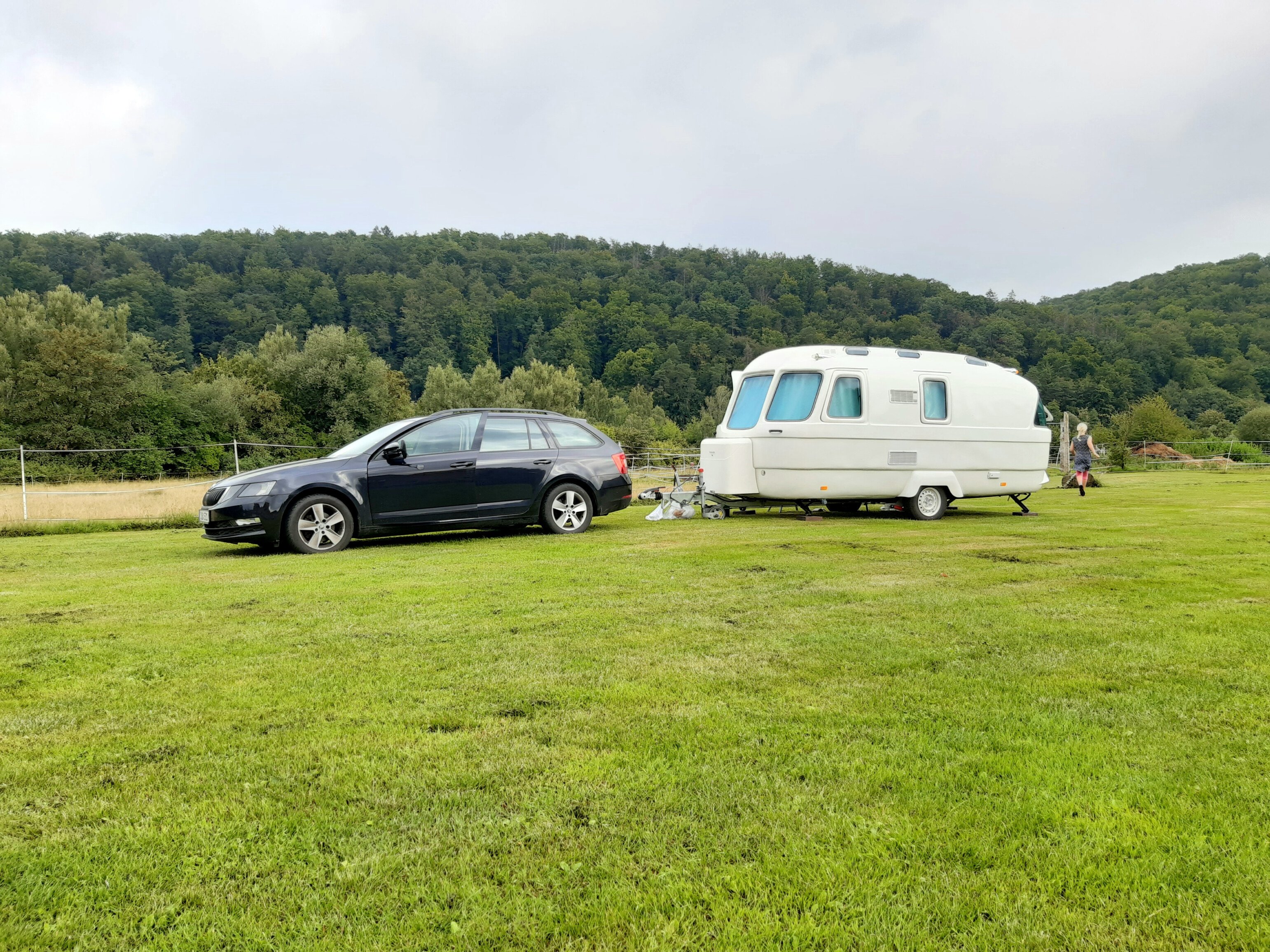 Wohnwagen Auf Wohnmobilstellplatz